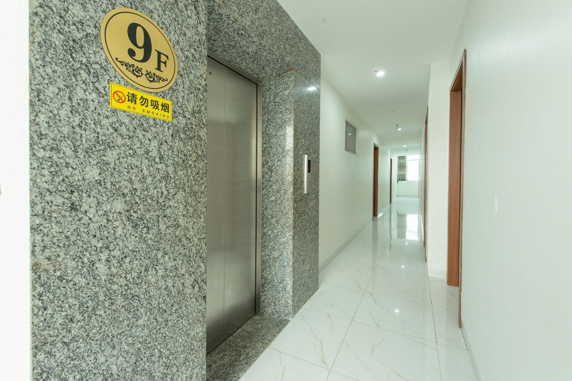 Capital O 417 Truong Son Hotel Hanoi Eksteriør billede